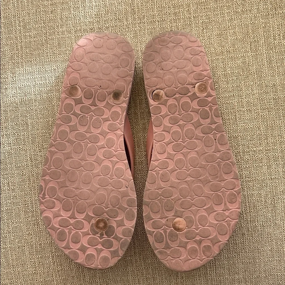 Coach Women's light pink flip flops - Picture 4 of 4